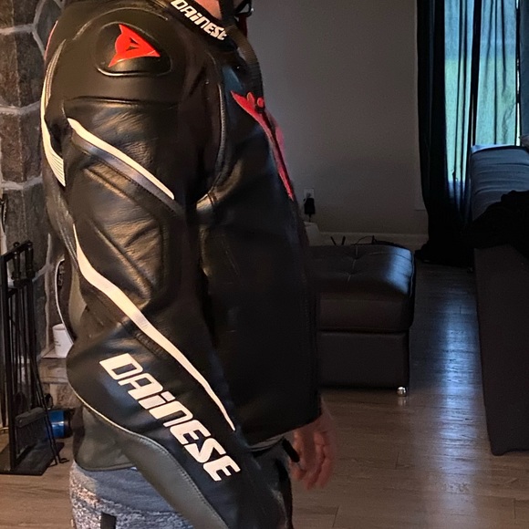 Men’s Leather Dainese Motorcycle Jacket - Picture 2 of 5